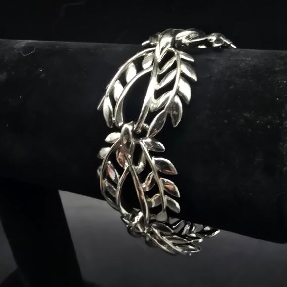 Silver Tone Ivy Leaves Link Bracelet Vintage Costume Jewelry - Picture 1 of 9